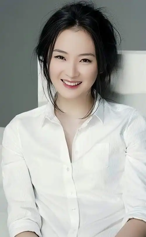 王艳高清冷艳美照,楚楚动人!