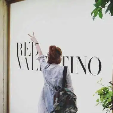 qq头像女生背影唯美小清新淡雅2018 努力与自由五五分 第1张