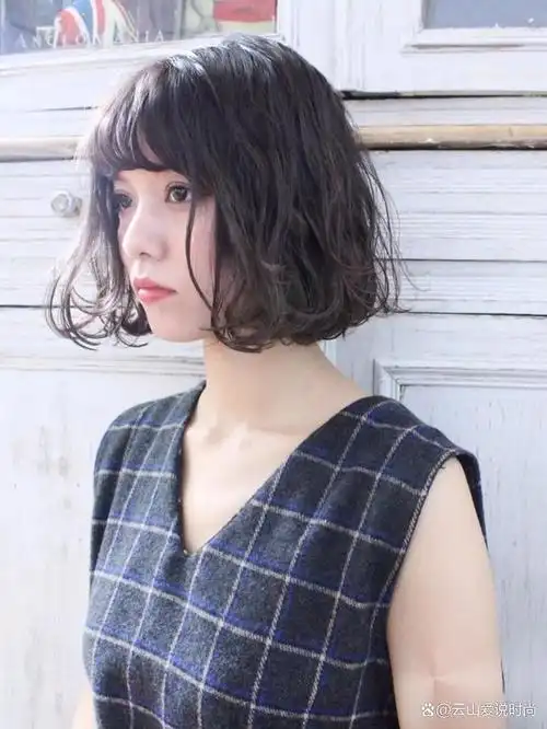 齐肩短发也能烫出时尚感,看看这几种卷发,让你美出新高度!