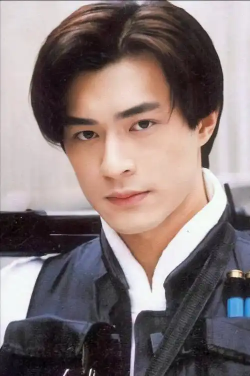 三观正,少说话,多做善事,古天乐才是现在年轻人应该追逐的榜样.