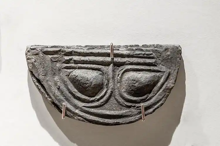 汉代人面纹半瓦当,中国江苏省徐州博物馆馆藏文物_高清图片_全景视觉