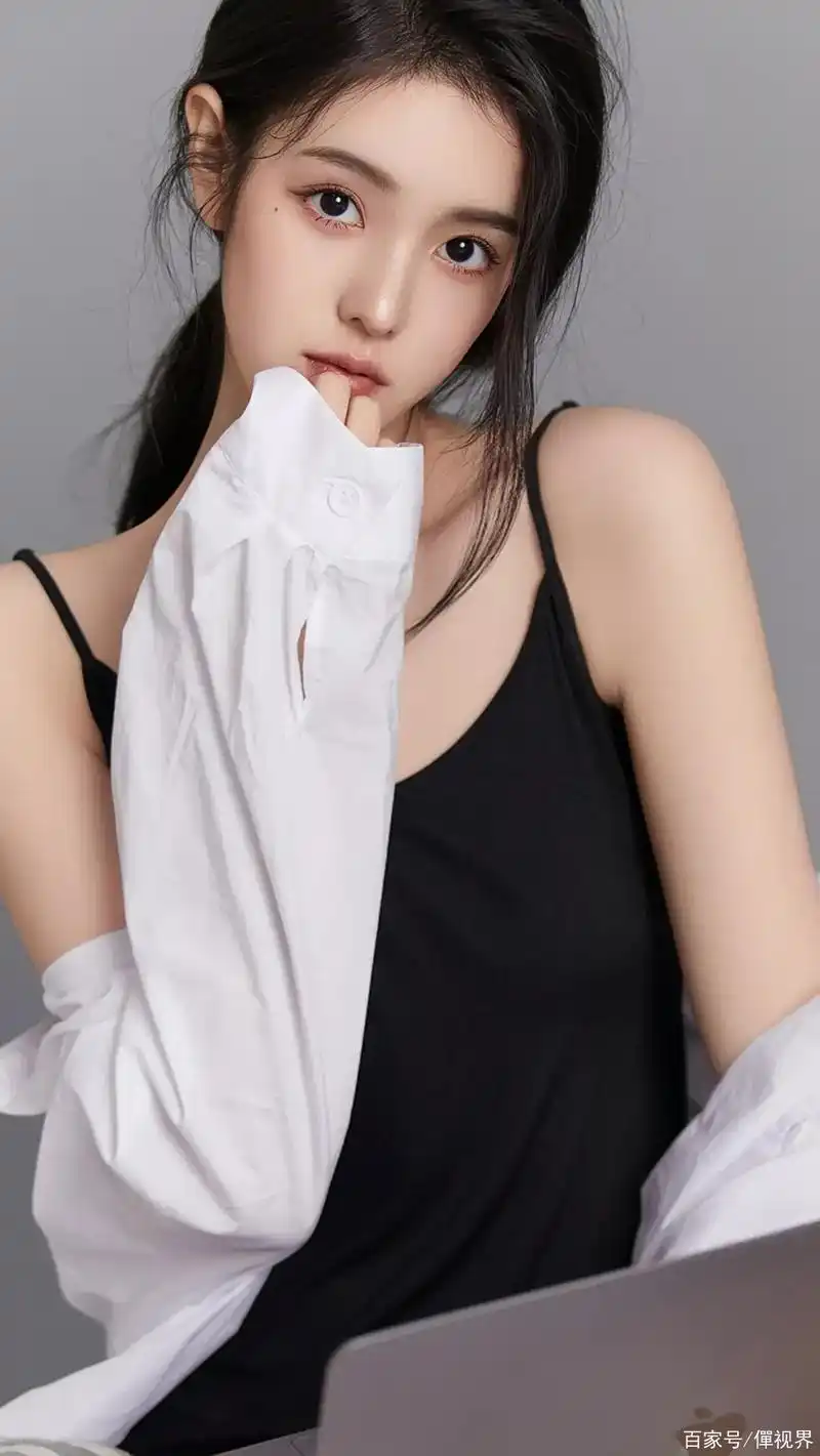 吴亦凡绯闻女友小怡同学