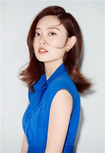 中央电视台中文国际频道主持人李七月高清图集中央电视台中文国际频道