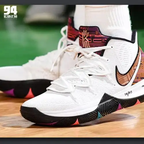 nikekyrie5欧文5黑金笑脸曼巴精神篮球鞋ao2919007102101