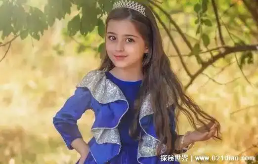 最漂亮的混血小女孩,蔡书雅(中英混血美的像小天使)