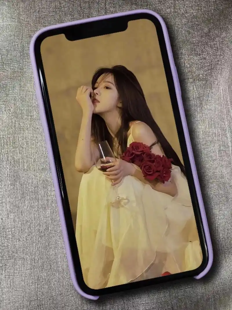 超养眼的ins风高级感锁屏美女壁纸#屏保该换了系列 #美女壁 - 抖音