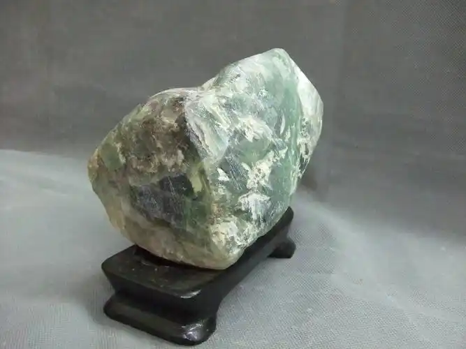 2.8キロ!日本国石 天然石 ヒスイ ひすい!