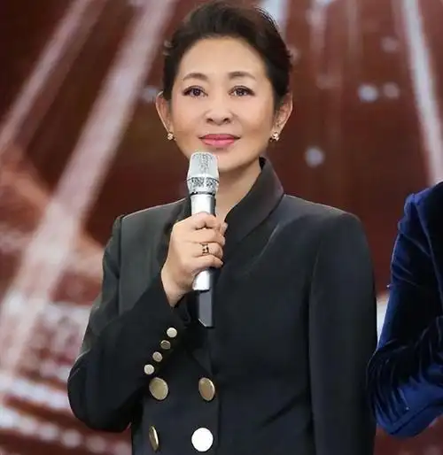 回顾骗了我们30年原来她是倪大红的姐姐网友难怪能火几十年