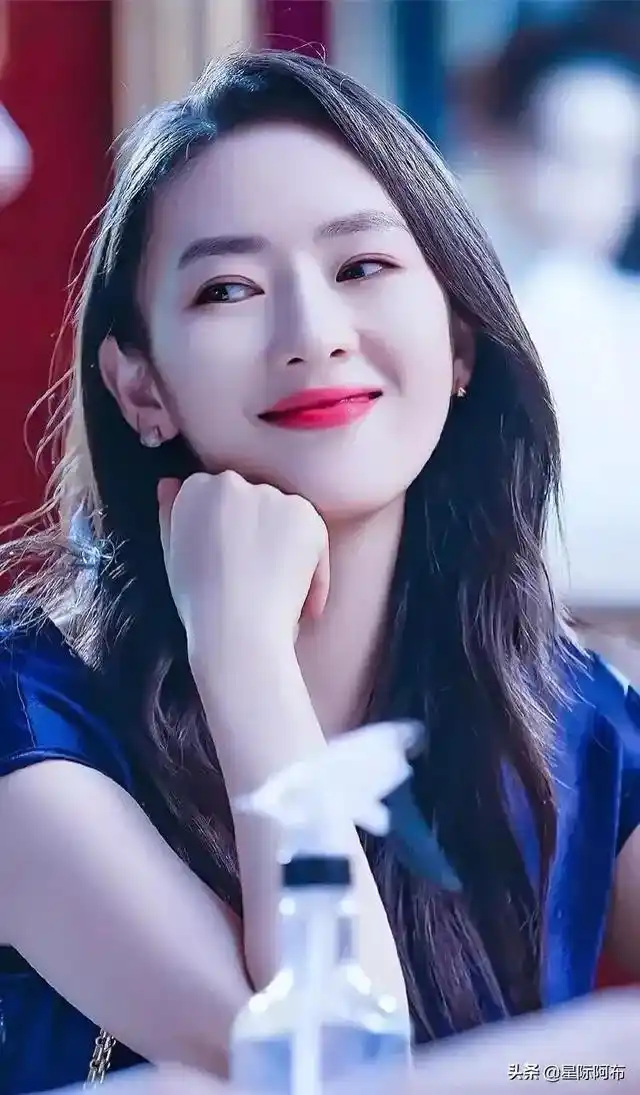 童谣美腿性感气质优雅