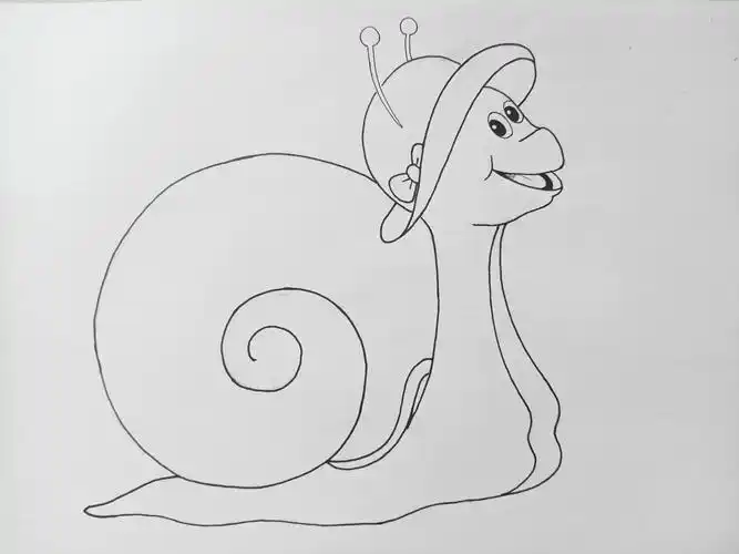 77勾线77起稿77观察,画面组成:圆形和曲线组成蜗牛的头和身体