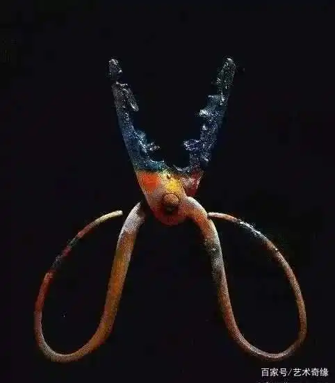 冷军作品《剪刀》