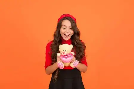 开心小女孩朋友图片