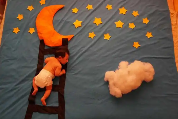 自己在家给宝宝照的满月照