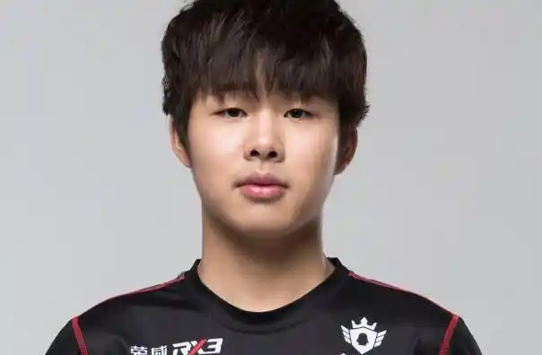 王者荣耀:edgm新赛季怎么打?队员调整不大,初晨有了大突破