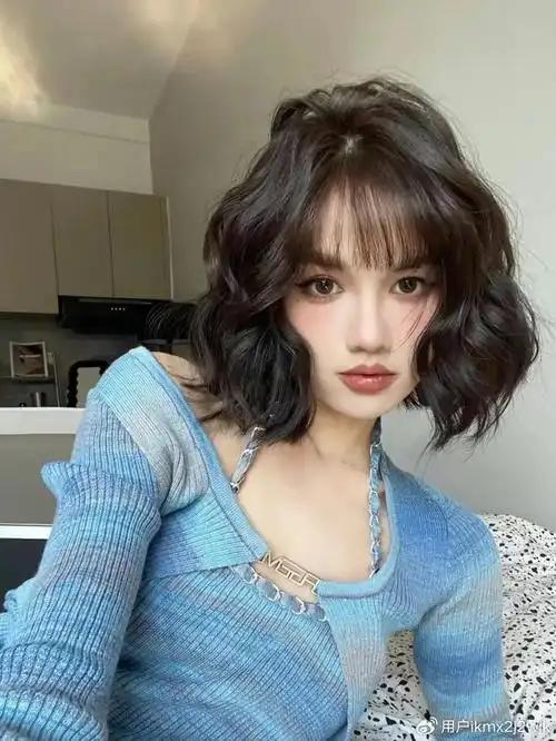 齐脸波波头发型,全头烫一烫,时尚还性感