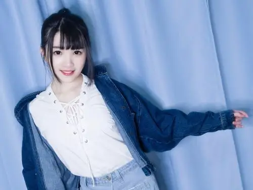 asmr人气主播少寒shine最新写真牛仔配马尾简直不要太美