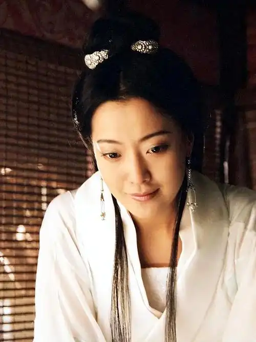 还记得17年前成龙版《神话》中的玉簌公主(金喜善)吗?