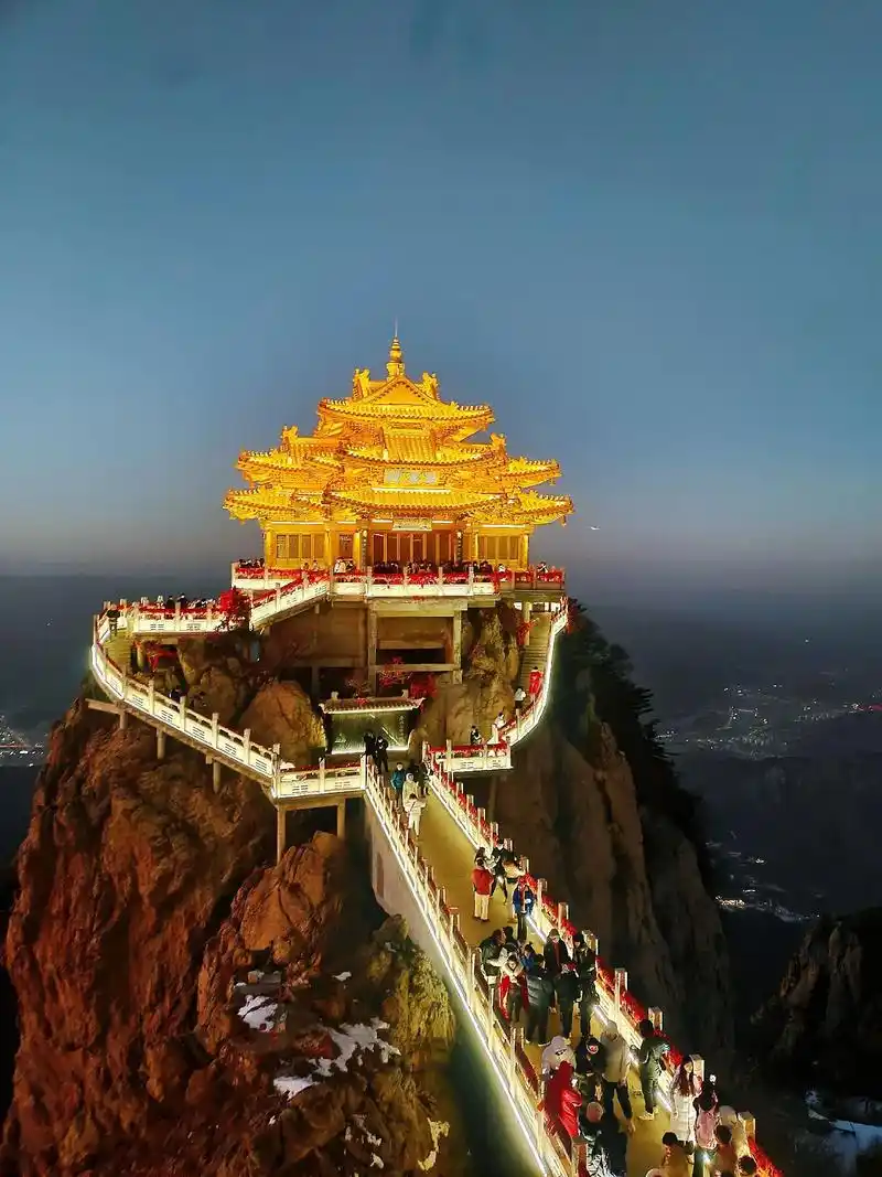 洛阳老君山风景名胜区 (手机摄影)#老君山的神仙夜景,有来 - 抖音