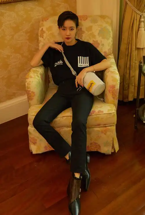 焦俊艳相关图片