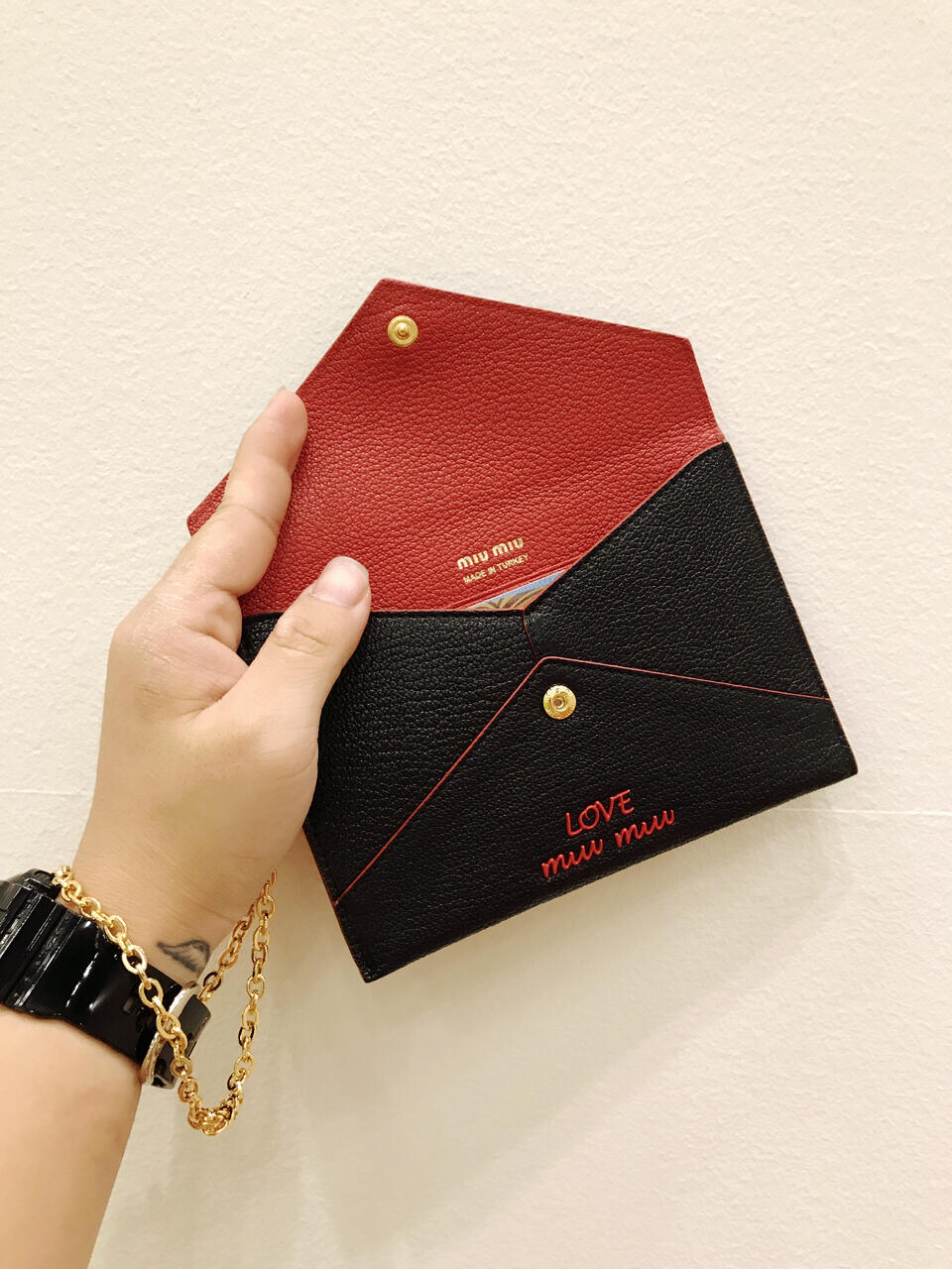 miumiu 情人节信封卡包