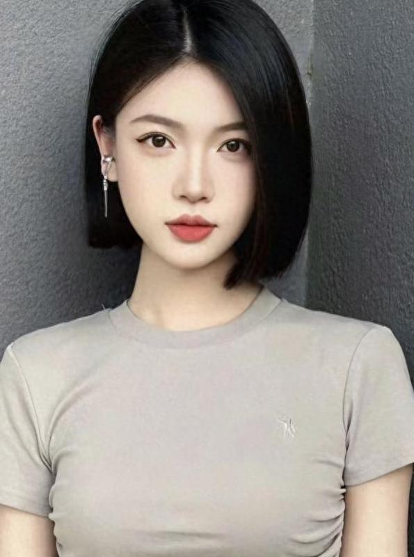 立秋后别急着换发型,今年头发"越短越时尚"!瞧宋慧乔有多美