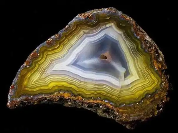 《繁花似锦》一一玛瑙切面天然图纹欣赏