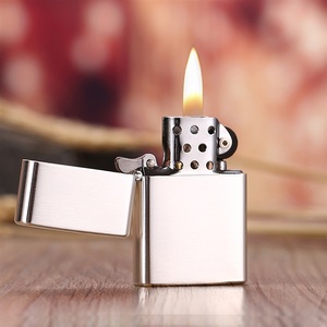 【日本进口超薄煤油打火机图片】日本进口超薄煤油打火机图片大全_好