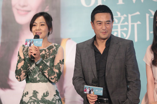 《一仆二主》正在北京紧张拍摄中,该剧由刘进执导,汇集了张嘉译,闫妮