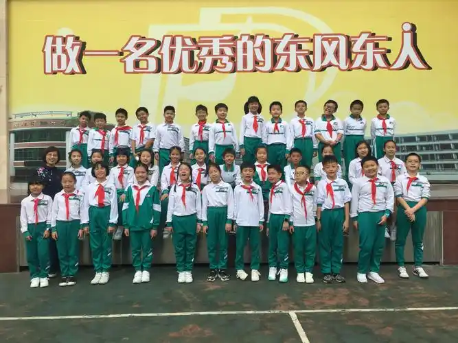 金秋时节,瓜果飘香,桃李满天,东风东路小学,风景这边独好!