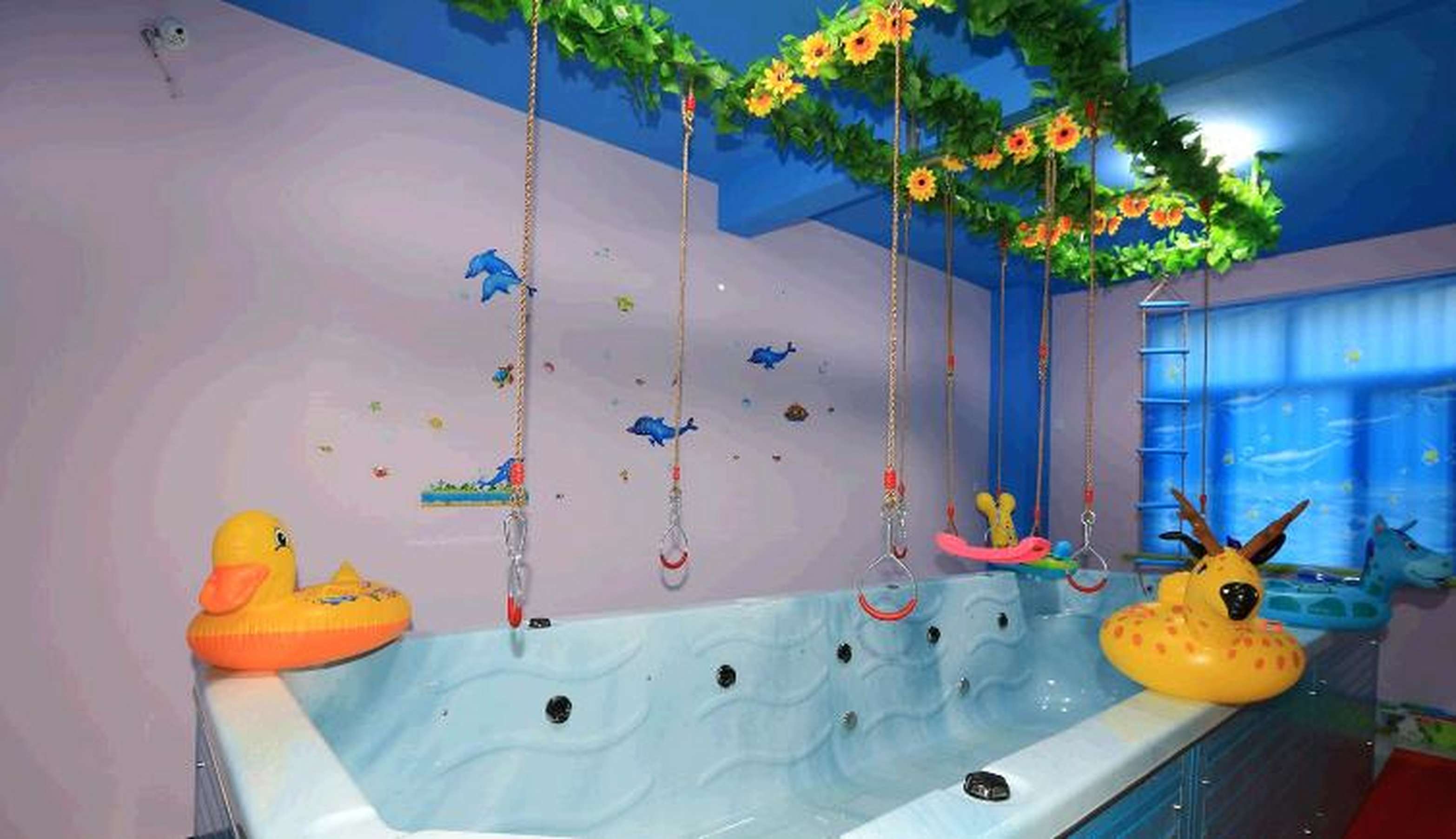 海洋贝贝婴儿游泳馆