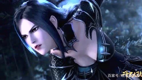 我们错看柳二龙了,全是服装的问题,不信去看看她年轻时的身材!