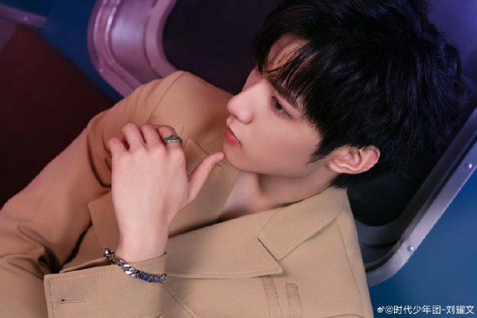 青年演员刘耀文##刘耀文炫迈品牌全球代言人