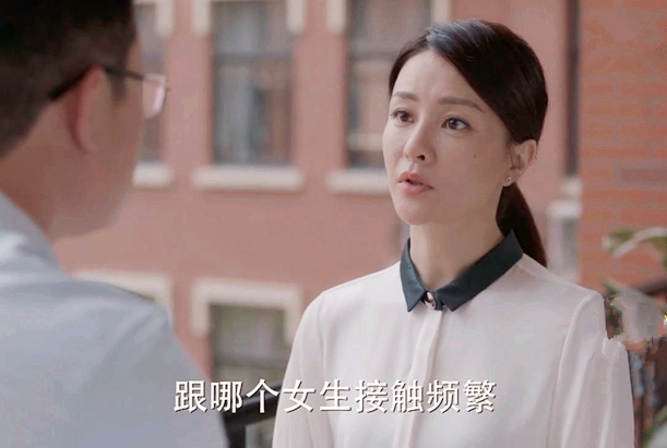 钱三一母亲的行为,在正常人嘴里就是「疯婆子」的