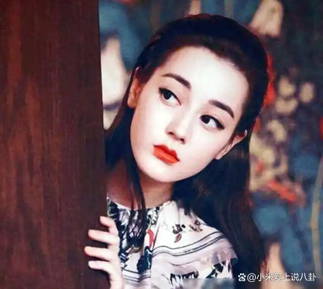 杨幂旗下的5朵金花前4位都是越来越红唯独她怎么捧都捧不红