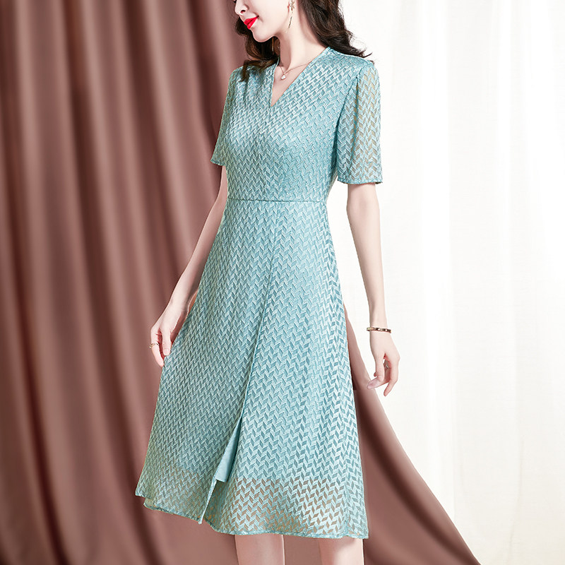真丝桑蚕丝连衣裙2022新款夏季设计感高端大牌时尚洋气短袖裙子女