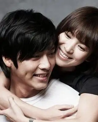 宋慧乔玄彬世纪复合?路人偶遇两人约会散步,网友扒出细节太甜