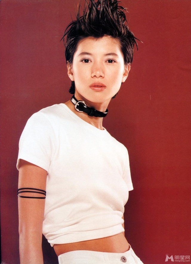 1/7 明星旧时写真,当年的香港小姐冠军袁咏仪