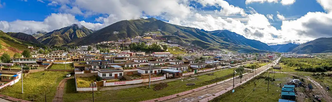 玉树州囊谦县毛庄乡全景