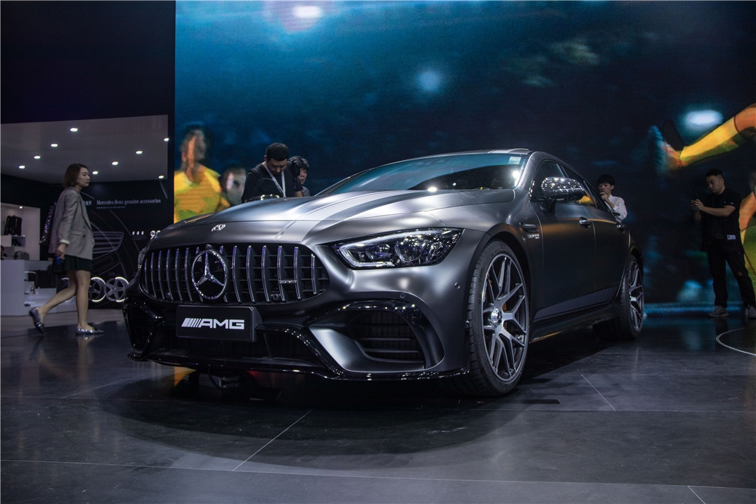 四门黑武士梅赛德斯amggt63s比保时捷panamera更有