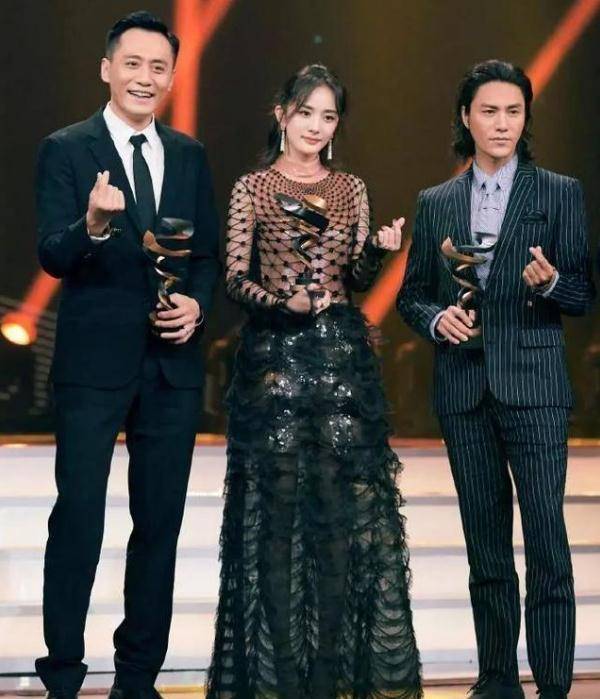 陈坤也是帅到没边的男星,单看脸已经完全可以忽略陈坤的身高了,可跟