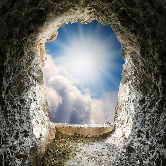 在隧道尽头的光