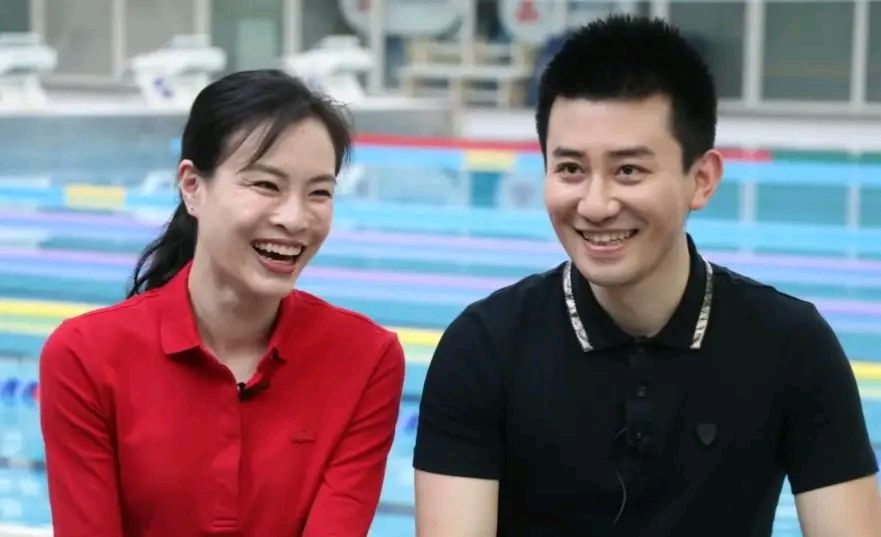 郭晶晶结婚时,想把小叔子霍启山介绍给吴敏霞:"我的小叔子看上你了