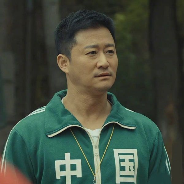 吴京穿中国绿色衣服原图