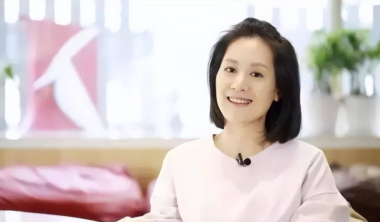 东方卫视知名主播何婕:扎根主持界22年,与林海结婚15年生活幸福_因为