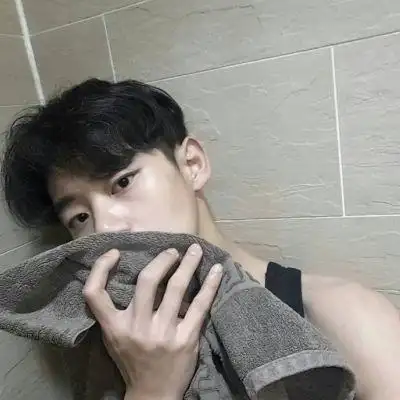 阳光少年帅气男生头像图片大全_www.qqtu8.com