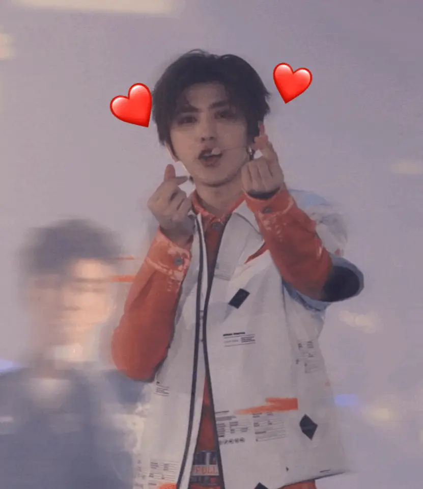 我愿称之为科书式表情管理蔡徐坤神仙表情管理分享