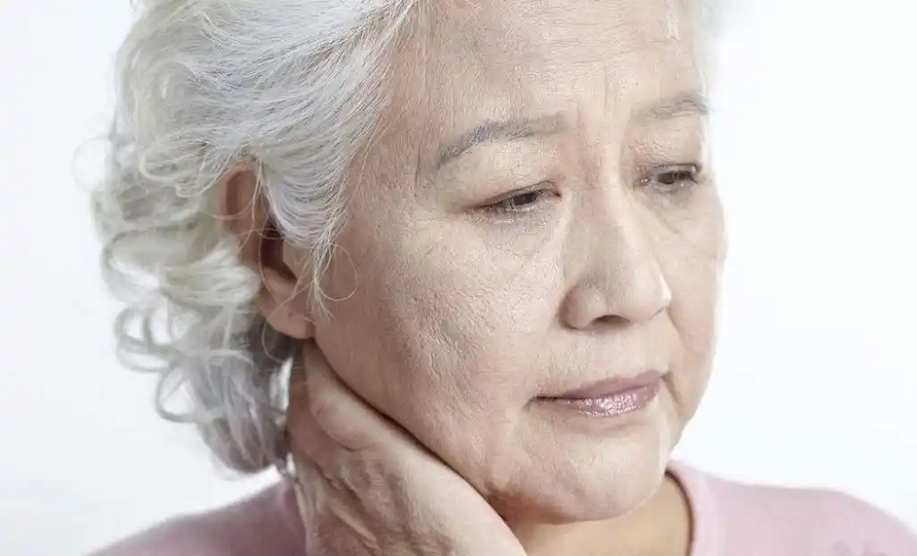 长了白头发,还能变黑吗?学会这些方法,让你的头发重获新生!