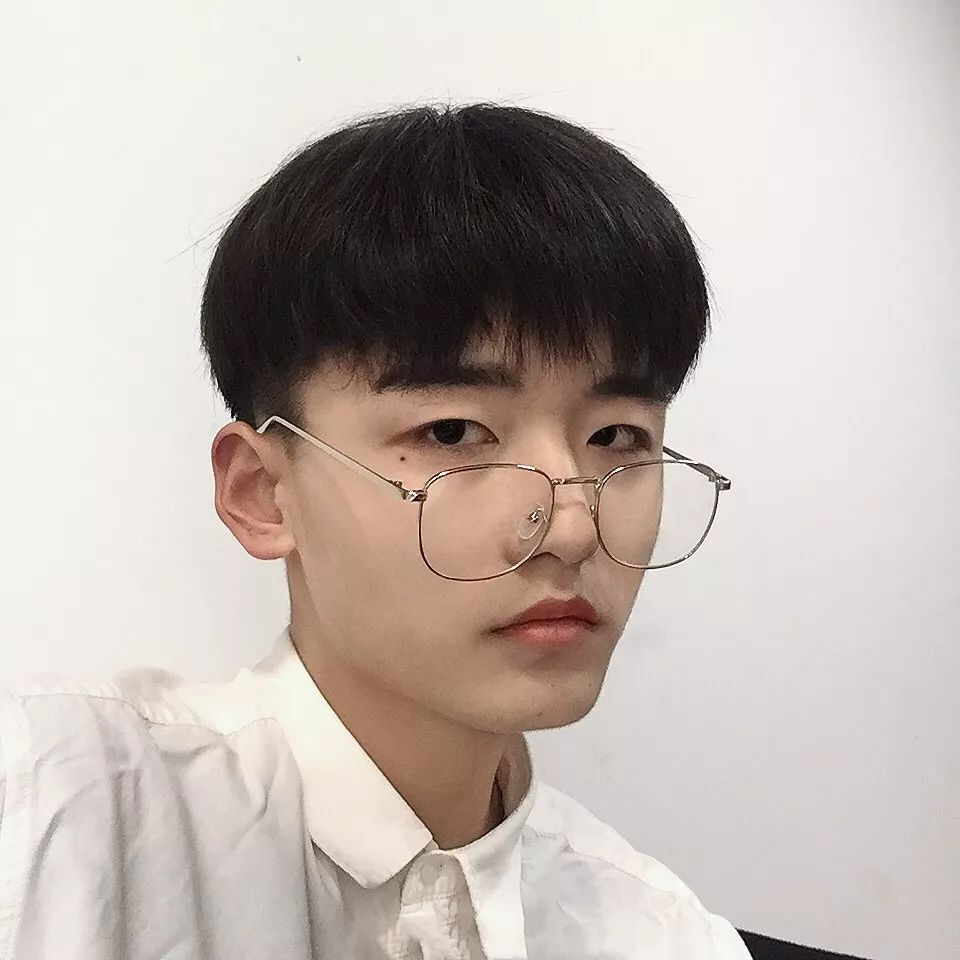 戴眼镜的男生留这4款发型好帅特别是最后一款