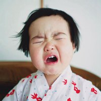 2020呆萌小孩哭的头像_微信头像图片大全