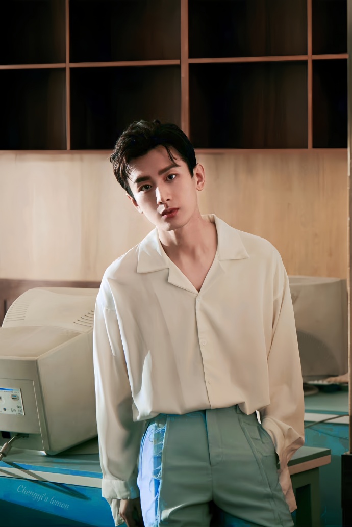 成毅##傅云深陪朱旧回老家